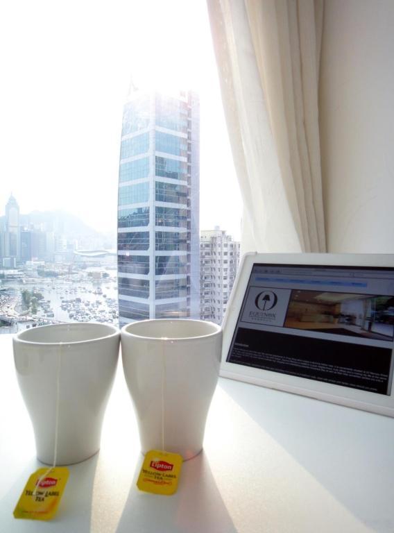 Equinox Mercury Serviced Apartments Hong Kong Room photo